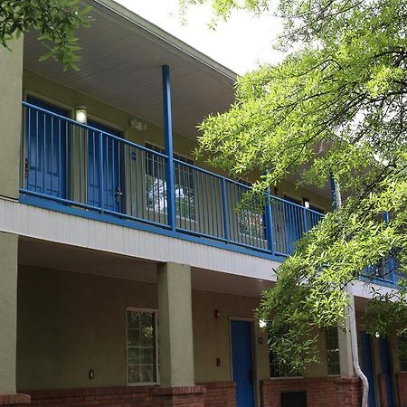 Magnolia Bay Hotel & Suites Jonesboro Bagian luar foto