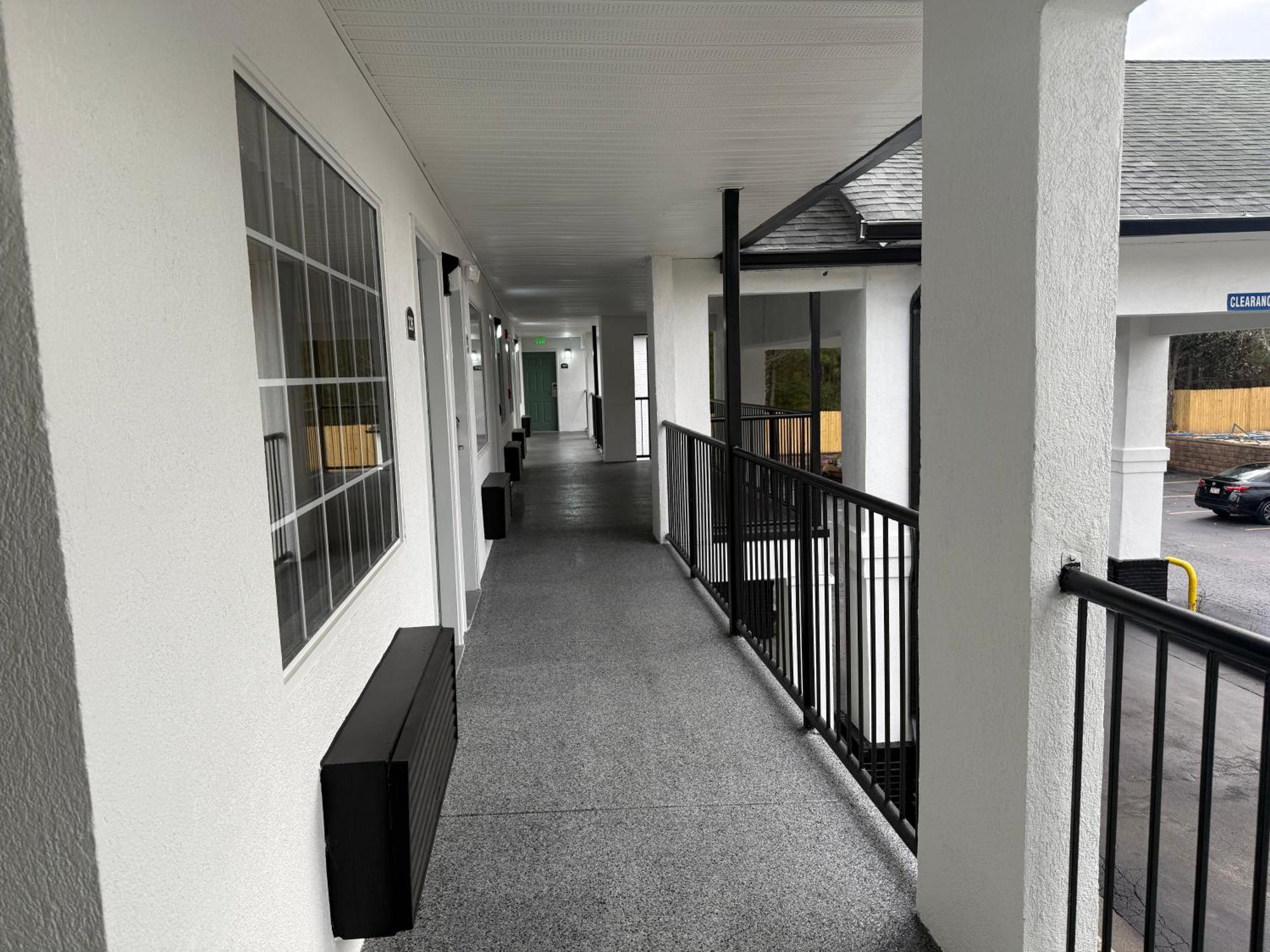 Magnolia Bay Hotel & Suites Jonesboro Bagian luar foto