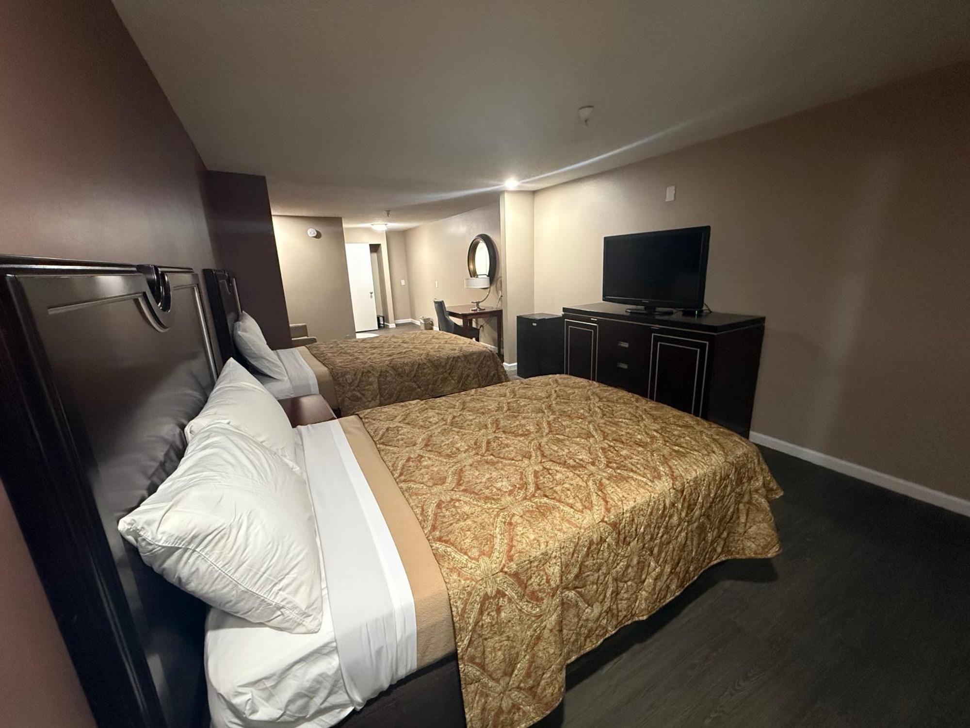 Magnolia Bay Hotel & Suites Jonesboro Bagian luar foto