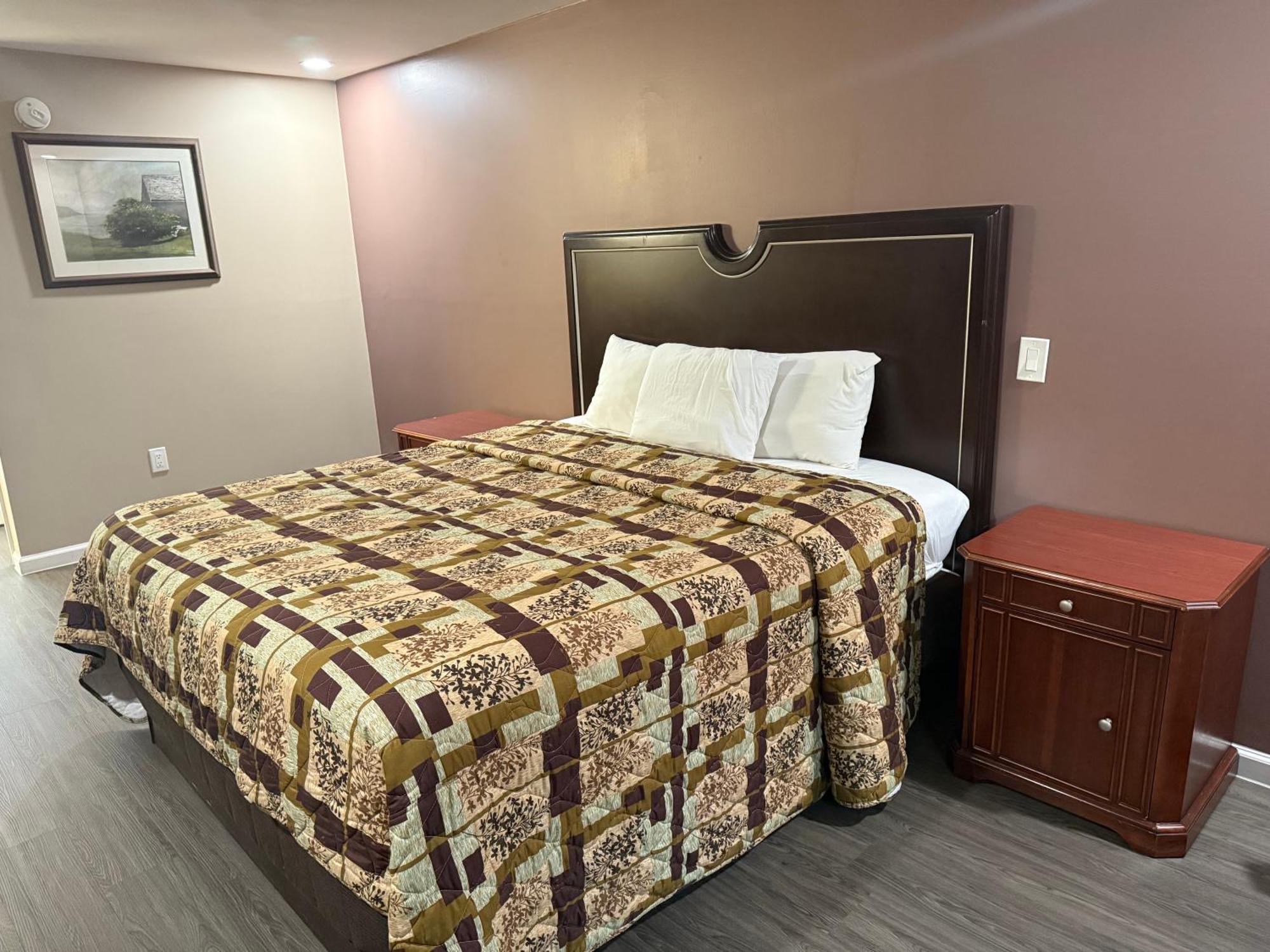Magnolia Bay Hotel & Suites Jonesboro Bagian luar foto