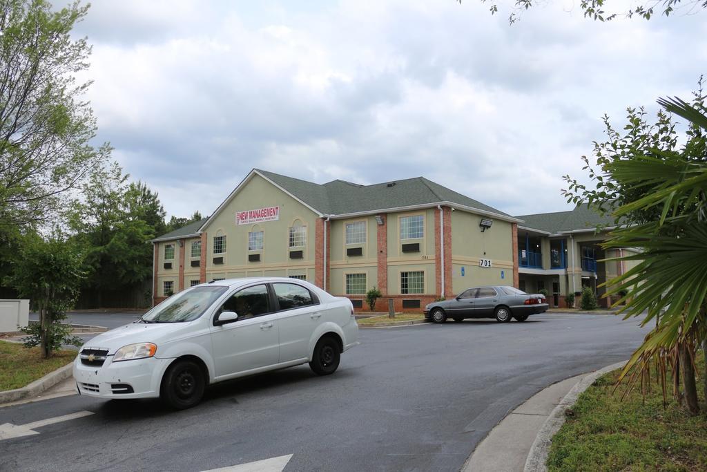 Magnolia Bay Hotel & Suites Jonesboro Bagian luar foto