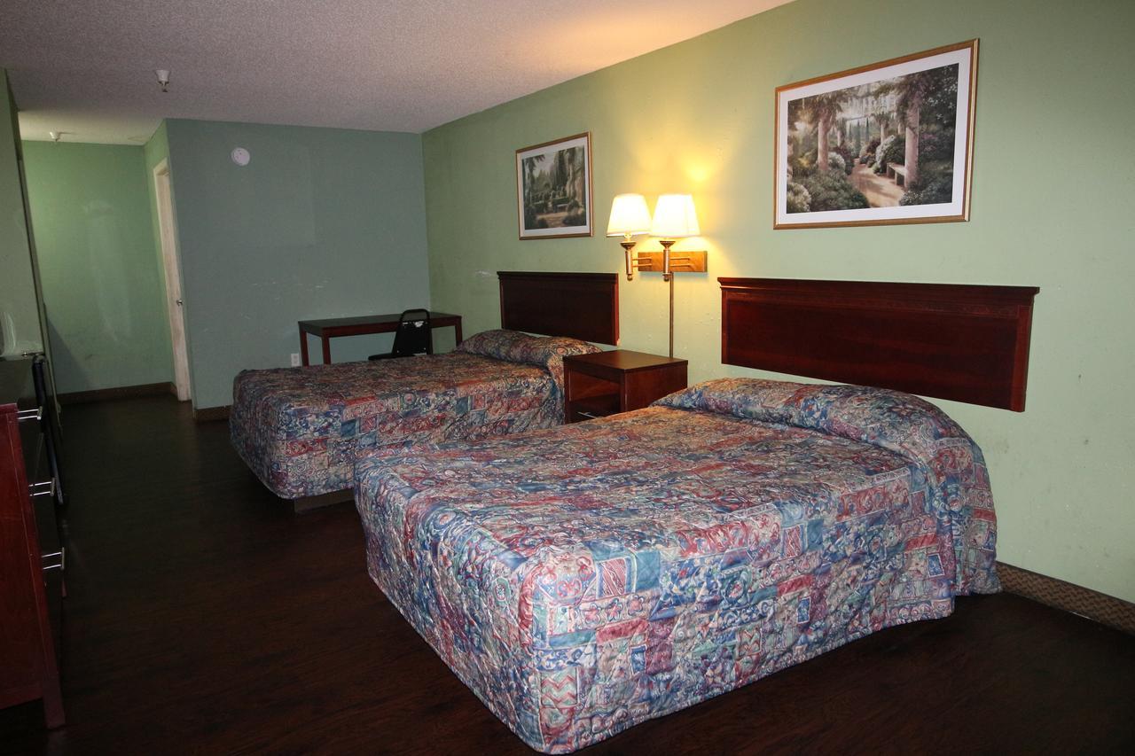 Magnolia Bay Hotel & Suites Jonesboro Bagian luar foto